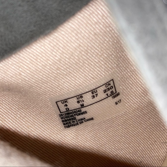 Clarks grey suede booties 6.5 - Picture 5 of 7